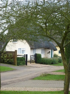 Thatched cottage in Everton