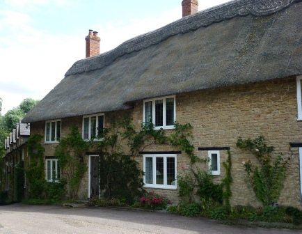 Thatched cottages in Odell. 